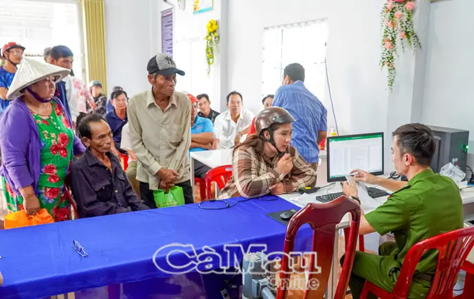 Phấn khởi phần quà Tết Độc lập