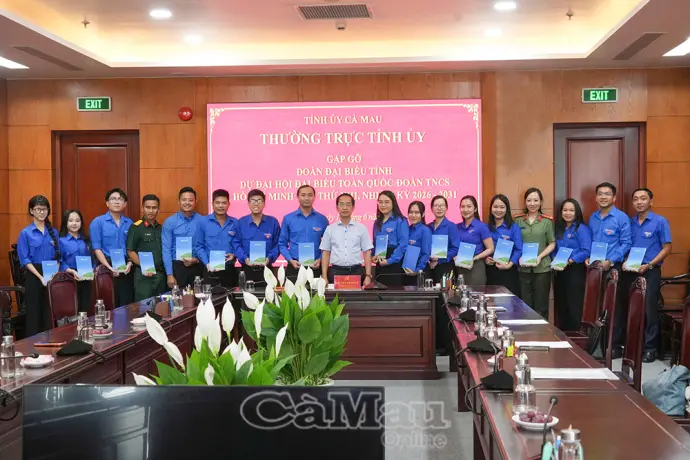 Phó Bí thư Tỉnh uỷ Hồ Thanh Thuỷ gặp mặt Đoàn đại biểu dự Đại hội Đoàn toàn quốc