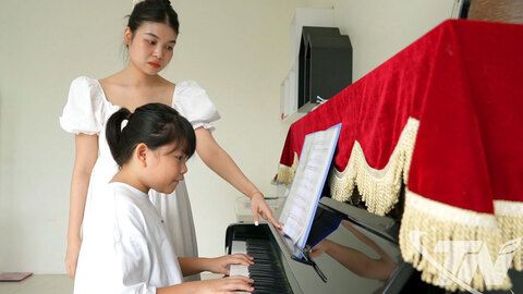 Giữ nhịp tập trung từ phím đàn