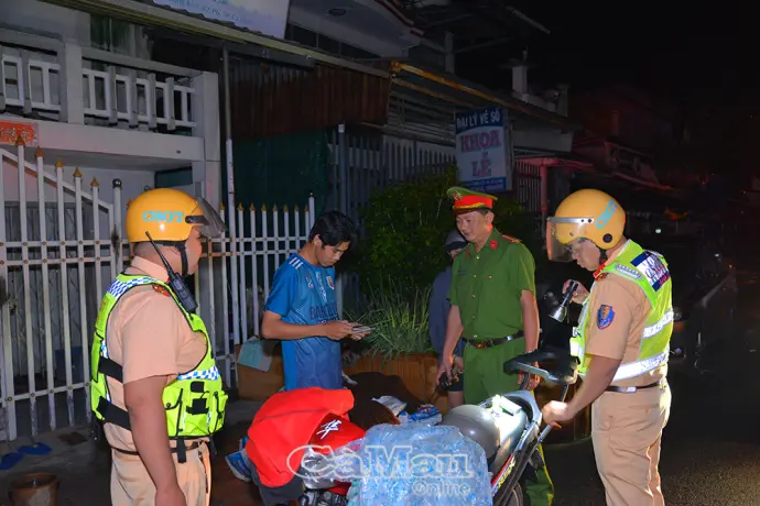 Bảo đảm an toàn giao thông chào mừng Đại hội đại biểu Đảng bộ tỉnh