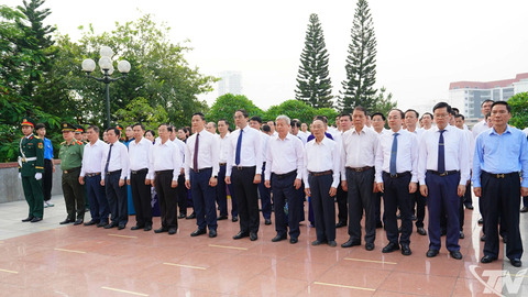 Lãnh đạo tỉnh Thái Nguyên dâng hương tưởng niệm các Anh hùng liệt sĩ