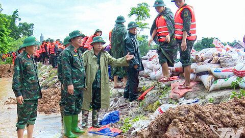 Lực lượng vũ trang Quân khu 1 đồng hành cùng nhân dân vùng lũ