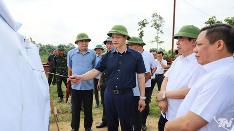 Chủ tịch UBND tỉnh Vương Quốc Tuấn kiểm tra các dự án giao thông và phương án sử dụng tài sản công
