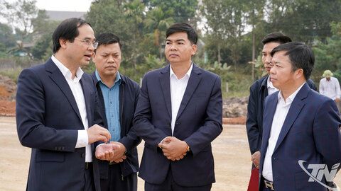 Đồng chí Bí thư Tỉnh ủy kiểm tra tuyến đường kết nối và công tác chuẩn bị khánh thành Sân vận động Thái Nguyên