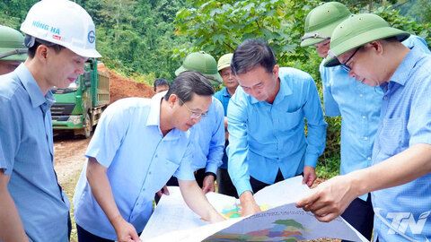 Chủ tịch UBND tỉnh kiểm tra, chỉ đạo khắc phục hậu quả thiên tai tại các xã phía Bắc