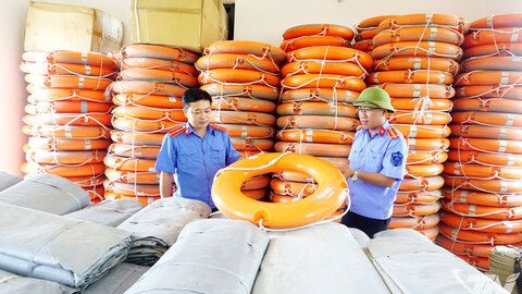 Khẩn trương triển khai các biện pháp phòng, chống bão số 11, đảm bảo an toàn hệ thống đê điều