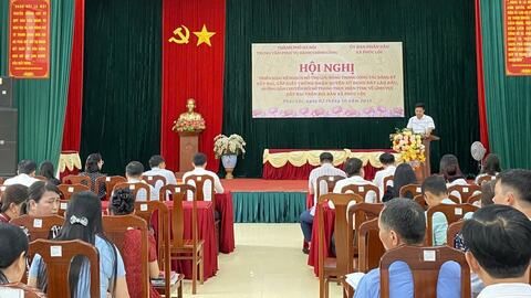 Xã Phúc Lộc hỗ trợ lưu động trong công tác đăng ký đất đai