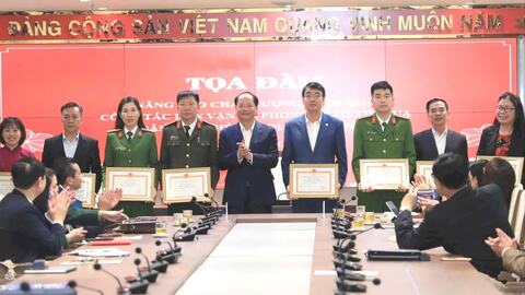 Đổi mới công tác dân vận, thực hiện thắng lợi Nghị quyết Đại hội XVIII Đảng bộ TP Hà Nội