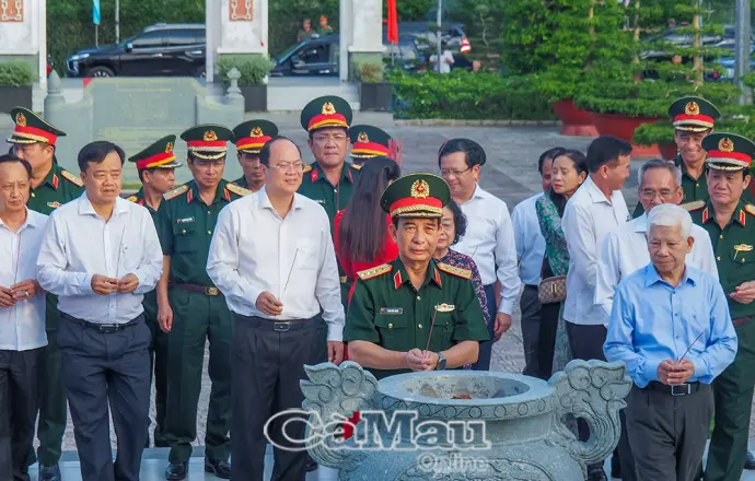 Lãnh đạo Đảng, Nhà nước tri ân Chủ tịch Hồ Chí Minh tại Cà Mau