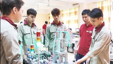 Tự chủ chiến lược, tự cường, tự tin, tiến mạnh trong kỷ nguyên mới của dân tộc: Vận dụng từ thực tiễn Thủ đô Hà Nội