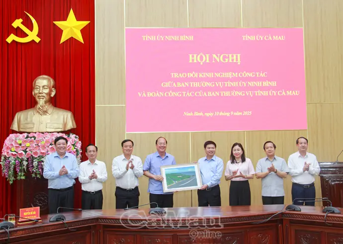 Cà Mau đề xuất hợp tác du lịch, quảng bá văn hóa với Ninh Bình