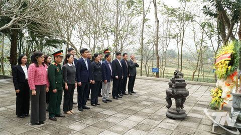 Đoàn công tác của Ủy ban Kiểm tra Trung ương về nguồn, tặng quà Tết tại ATK Định Hóa