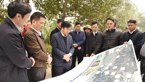 Phó Chủ tịch Thường trực UBND tỉnh Bùi Văn Lương kiểm tra các dự án hạ tầng phía Bắc tỉnh