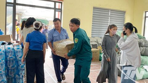 Chính quyền địa phương 2 cấp: Chủ động, linh hoạt hỗ trợ người dân vượt lũ dữ