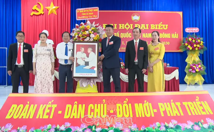 Ủy ban Mặt trận Tổ quốc Việt Nam xã Đông Hải đề ra 13 chỉ tiêu và 6 chương trình hành động