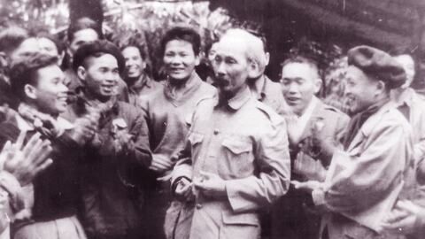 Rèn luyện phẩm chất cách mạng, chống chủ nghĩa cá nhân