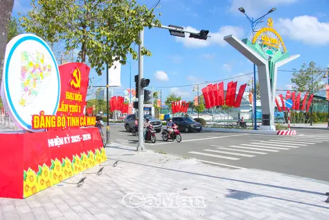 Rực rỡ sắc đỏ niềm tin hướng về Đại hội