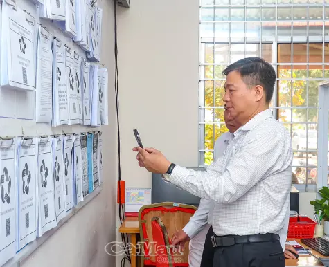 Đoàn ĐBQH tỉnh khảo sát việc thực hiện chính quyền địa phương 2 cấp tại xã Khánh An và Xã Hồ Thị Kỷ