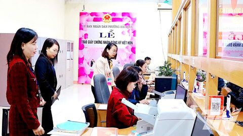 Kiến tạo nền hành chính hiện đại, vì dân 