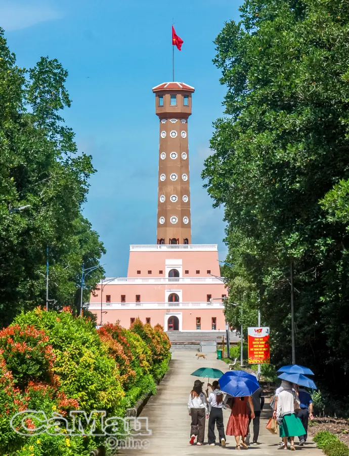 Khảo sát đầu tư không gian công nghệ trong Cột cờ Hà Nội tại Đất Mũi