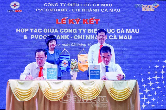 Điện lực Cà Mau và PVcomBank ký kết hợp tác toàn diện