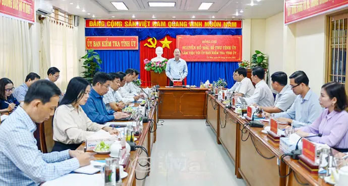 Những người làm công tác giám sát Đảng phải tiên phong, gương mẫu