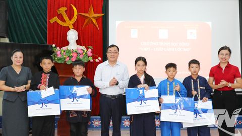 VNPT 'chắp cánh' ước mơ cho học sinh nghèo vượt khó