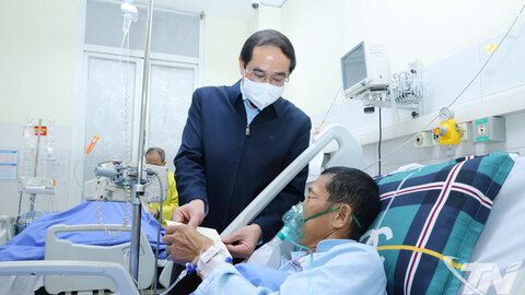 Đồng chí Bí thư Tỉnh ủy Trịnh Xuân Trường thăm, chúc Tết tại Bệnh viện A Thái Nguyên