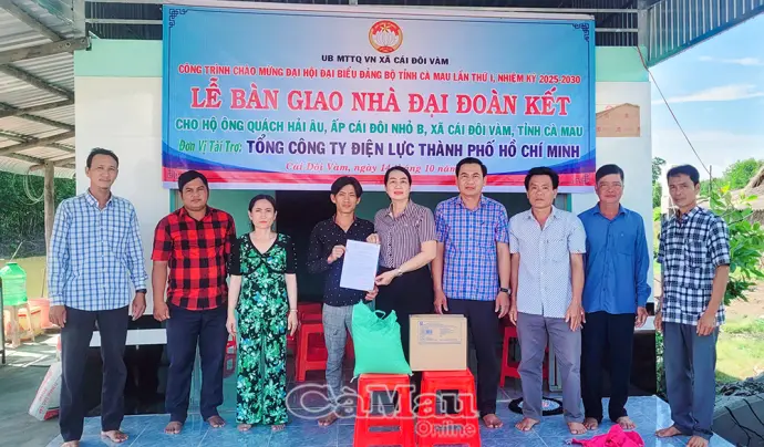 Thêm nhiều “bông hoa việc tốt” dâng lên Đại hội Đảng