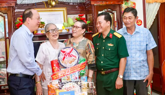 Vingroup hoàn thành trao quà tri ân cho 58 Mẹ Việt Nam anh hùng