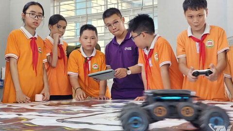 Đẩy mạnh ứng dụng STEM - AI - Robotics