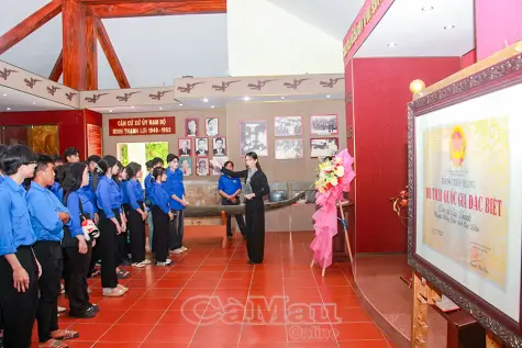 Nhiều đoàn về thăm Di tích lịch sử Quốc gia đặc biệt Căn cứ Cái Chanh