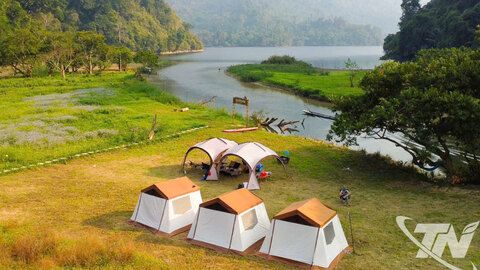 Camping ven hồ Ba Bể
