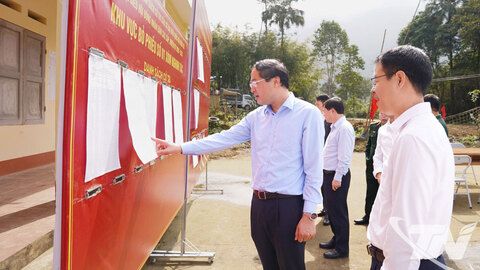 Bí thư Tỉnh ủy Trịnh Xuân Trường kiểm tra công tác chuẩn bị bầu cử tại Nghinh Tường và Sảng Mộc