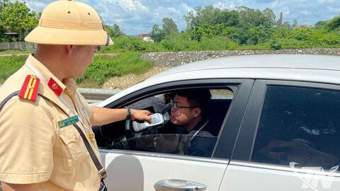 Đồng loạt ra quân kiểm tra, xử lý vi phạm nồng độ cồn