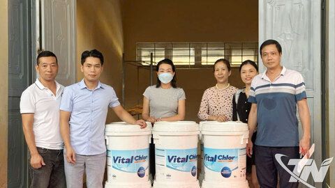 Tiếp nhận hỗ trợ hơn 7 tấn Cloramin B khử khuẩn sau lũ lụt