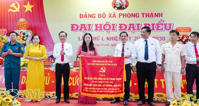 Đổi mới tư duy, xây dựng chính quyền phục vụ