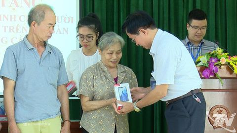 Cấp phát điện thoại thông minh hướng tới xã hội số