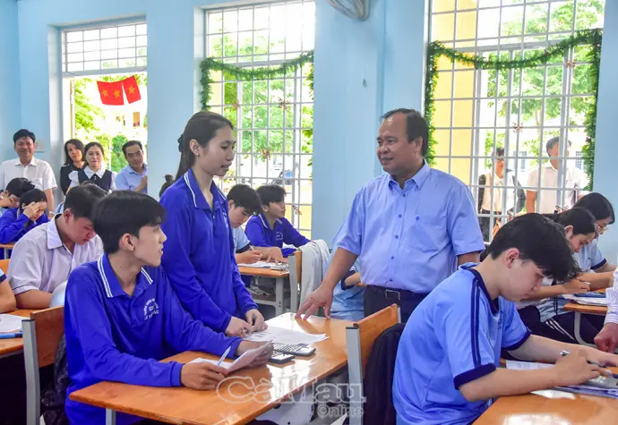 Ưu tiên nguồn lực nâng chất giáo dục, y tế cơ sở