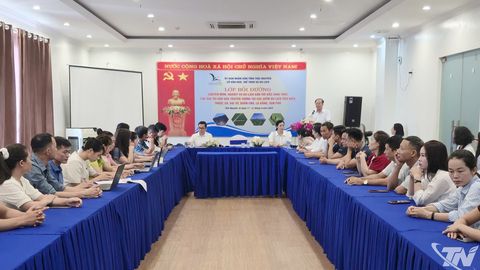 Bồi dưỡng nghiệp vụ du lịch gắn với văn hoá truyền thống