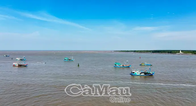Tổ đội đoàn kết điểm tựa giữa biển khơi