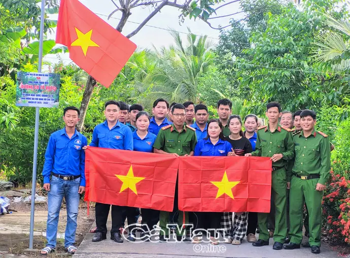 Tuổi trẻ xã Châu Thới: Sôi nổi những công trình chào mừng ngày lễ lớn