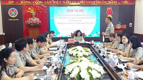Thi hành án dân sự tỉnh Thái Nguyên nhận Cờ thi đua của Bộ Tư pháp