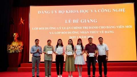 Gần 200 học viên hoàn thành chương trình bồi dưỡng chính trị năm 2026