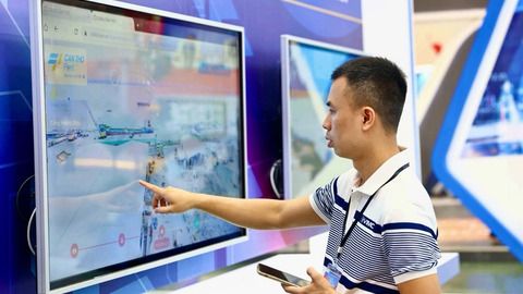 Robot, máy bay không người lái "Make in Viet Nam" gây ấn tượng tại triển lãm của Bộ Khoa học và Công nghệ