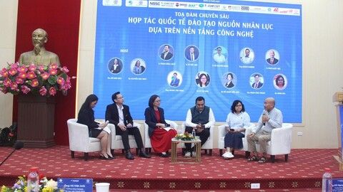 Đào tạo nguồn nhân lực dựa trên nền tảng công nghệ