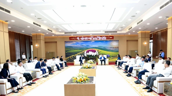 Thường trực Tỉnh ủy tiếp và làm việc với Đoàn công tác Ban Thường vụ Tỉnh ủy Thái Nguyên