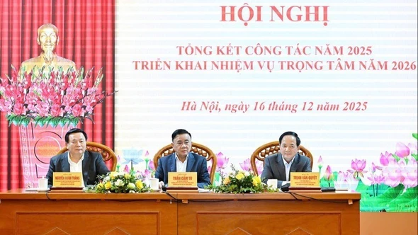 Tiếp tục đổi mới phương thức, nâng cao hơn nữa hiệu quả công tác bảo vệ nền tảng tư tưởng của Đảng