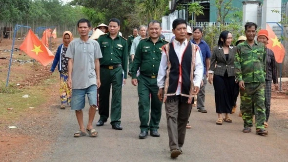 Tuyên truyền vận động đồng bào tôn giáo, dân tộc thiểu số tích cực tham gia bầu cử