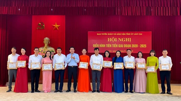 Ban Tuyên giáo và Dân vận Tỉnh ủy tổ chức Hội nghị điển hình tiên tiến giai đoạn 2020 - 2025